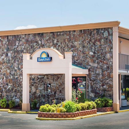 Days Inn By Wyndham Martin Exterior foto