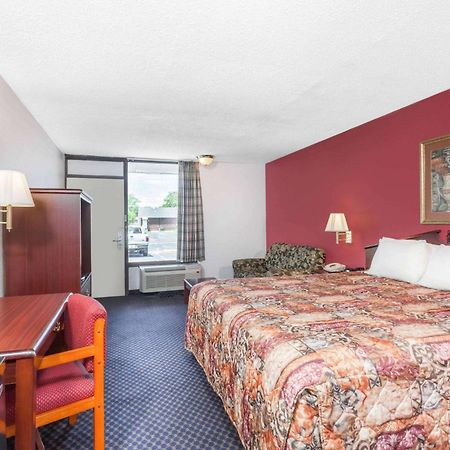 Days Inn By Wyndham Martin Exterior foto