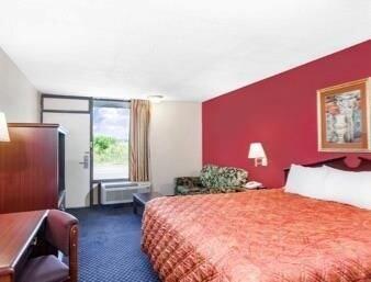 Days Inn By Wyndham Martin Exterior foto