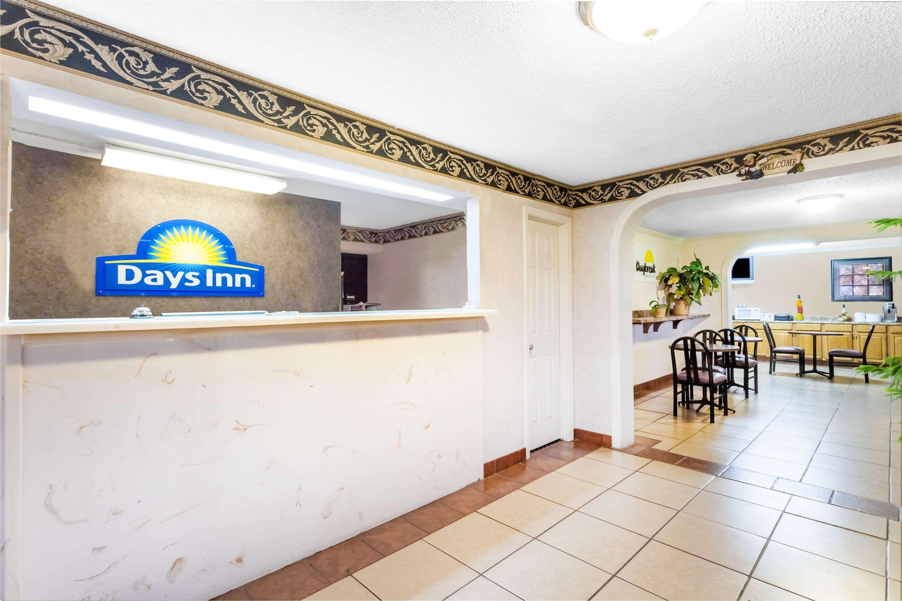 Days Inn By Wyndham Martin Exterior foto